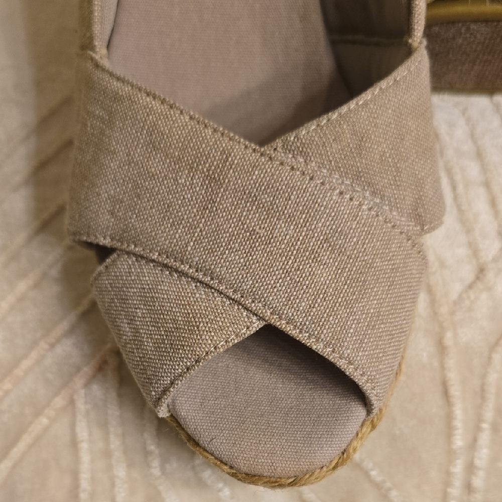 Chaps Taupe Wedge Sandals - Picture 11 of 13